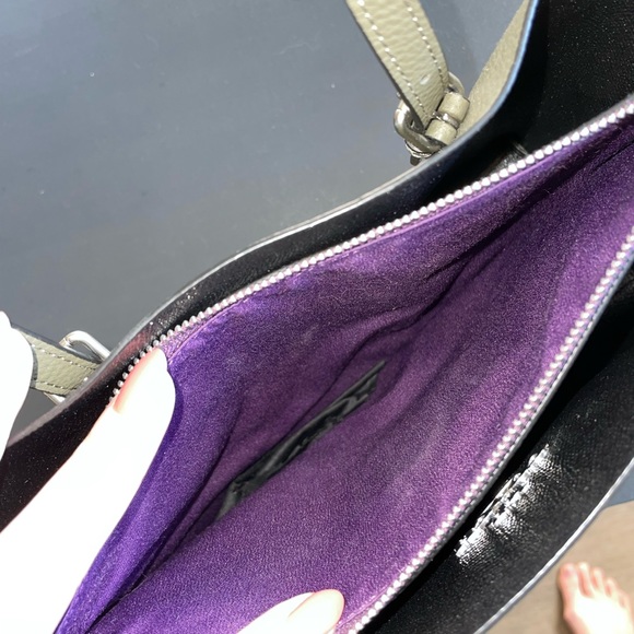 Coach Mollie tote. New w/o tags. Army green with deep purple inside. - Picture 5 of 10